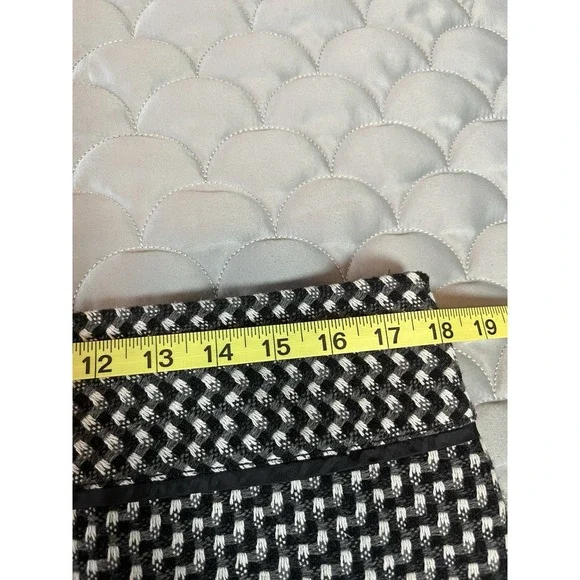 Ann Taylor LOFT Mini Skirt Wool Blend Lined Black and white size 12 Classic - Picture 3 of 6